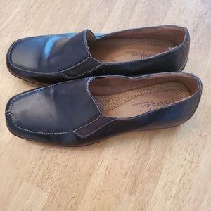 NaturalSoul by Naturlizer slip on Dark Brown 9.5